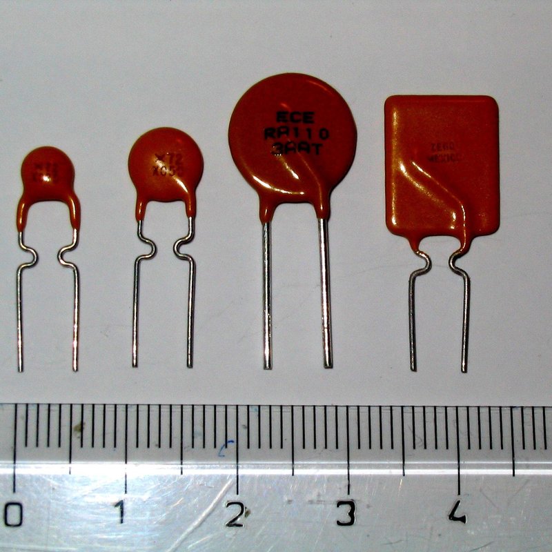 SMD1206R100SF6V